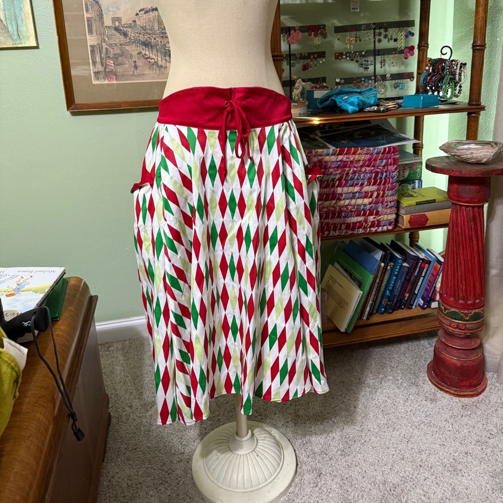Pinup Couture Vibrant Red and Soft White skirt